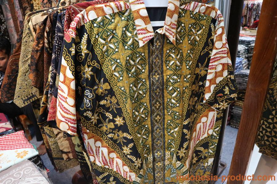 Putri-Nabila- batik-shirt