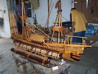 miniature-ship-hand_1f86275