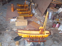 miniature-ship-hand_1f86279