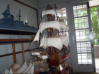 miniature-ship-hand_1f8627f