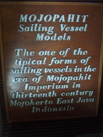 miniature-ship-hand_1f8628c