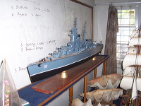 miniature-ship-hand_1f86291