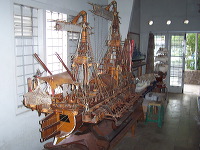 miniature-ship-hand_1f8629c