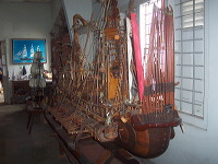 miniature-ship-hand_1f8629d