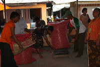 red-onion-market-02